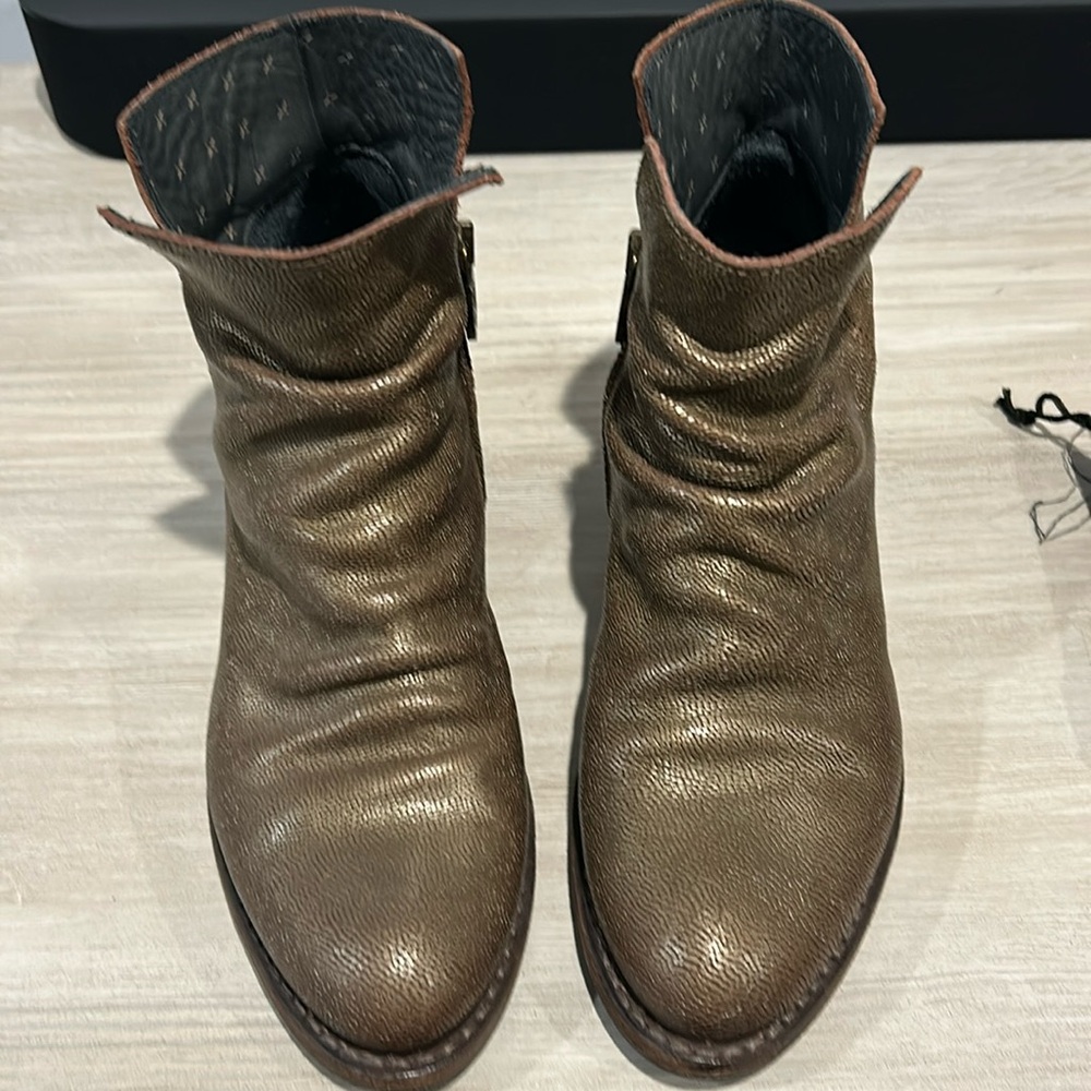 FIORENTINI + BAKER Rusty Rocker Leather Booties gold pebbled leather